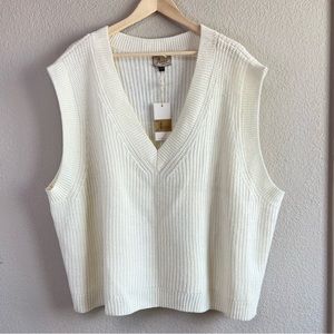 Crochet oversized cream vest